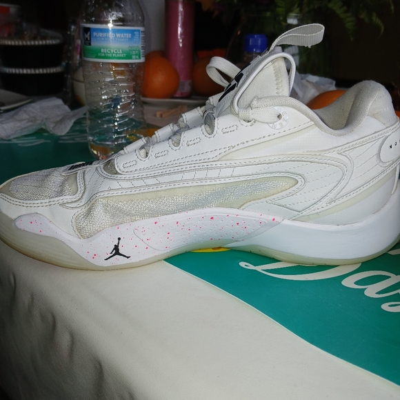 Shoes - Picture 5 of 8